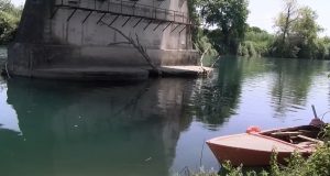 Άρτα: Συγκλονίζει ο άνδρας που βούτηξε να σώσει τα παιδιά