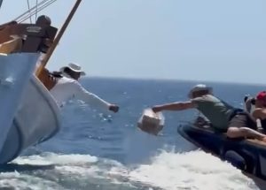 Bίντεο: Eπικό delivery εν πλω στο Spetses Classic Regatta 2025