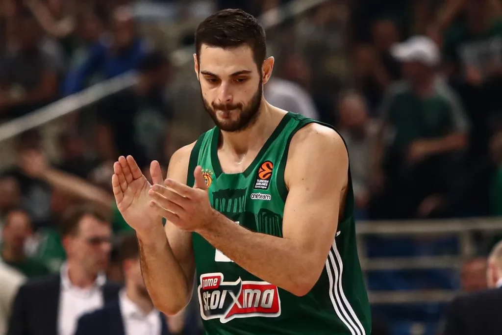 Σοκ με Ιωάννη Παπαπέτρου, σταματάει το μπάσκετ σε ηλικία 31 ετών