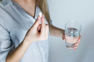 Ξεκίνησε η διανομή κατ’ οίκον φαρμάκων υψηλού κόστους από το υπουργείο Υγείας