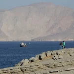 Τα μάτια των αγορών στραμμένα στα Στενά του Ορμούζ