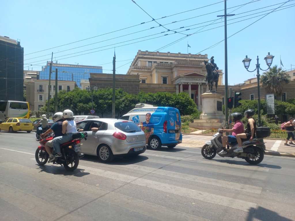 Τα social στη μάχη της συνύπαρξης και της μείωσης ατυχημάτων