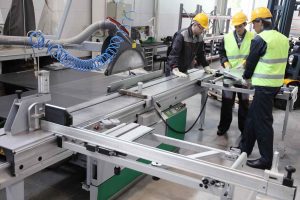 Εργασιακό νομοσχέδιο: Επιστροφή στον μεσαίωνα με 13 ώρες δουλειά και απλήρωτες υπερωρίες