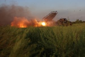 Αιφνιδιασμένη η Ουκρανία από την απόφαση ΗΠΑ για διακοπή της αποστολής ορισμένων όπλων στο Κίεβο