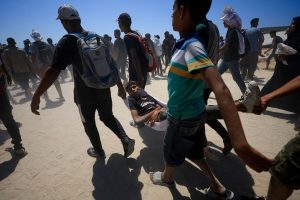Χαμάς: 67 Παλαιστίνιοι νεκροί από ισραηλινά πυρά ενώ περίμεναν φορτηγά του ΟΗΕ στη Γάζα
