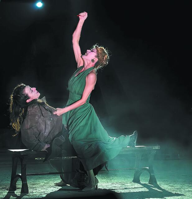 Μια «Ηλέκτρα» από τα 30s με δυνατές σκηνές