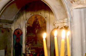 Θρήνος και συγκίνηση στην κηδεία της 18χρονης που έφυγε μετά από δύο ανακοπές σε γυμναστήριο στη Λάρισα