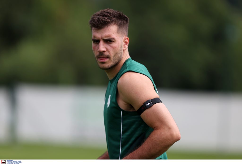 Γυρίζει την πλάτη του σε εκατομμύρια