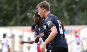 Δύο πιτσιρικάδες και ένα βλέμμα προς το μέλλον