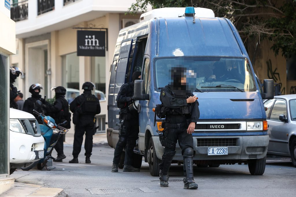 Είχε βιάσει και στραγγαλίσει 73χρονη όταν ήταν μόλις 16 ετών ο Κρητικός που συνελήφθη στα Καλύβια