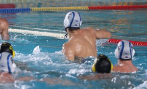 Παραιτήθηκε ο γ.γ. του Δήμου Χίου μετά τα αίσχη σε αγώνα πόλο ανηλίκων