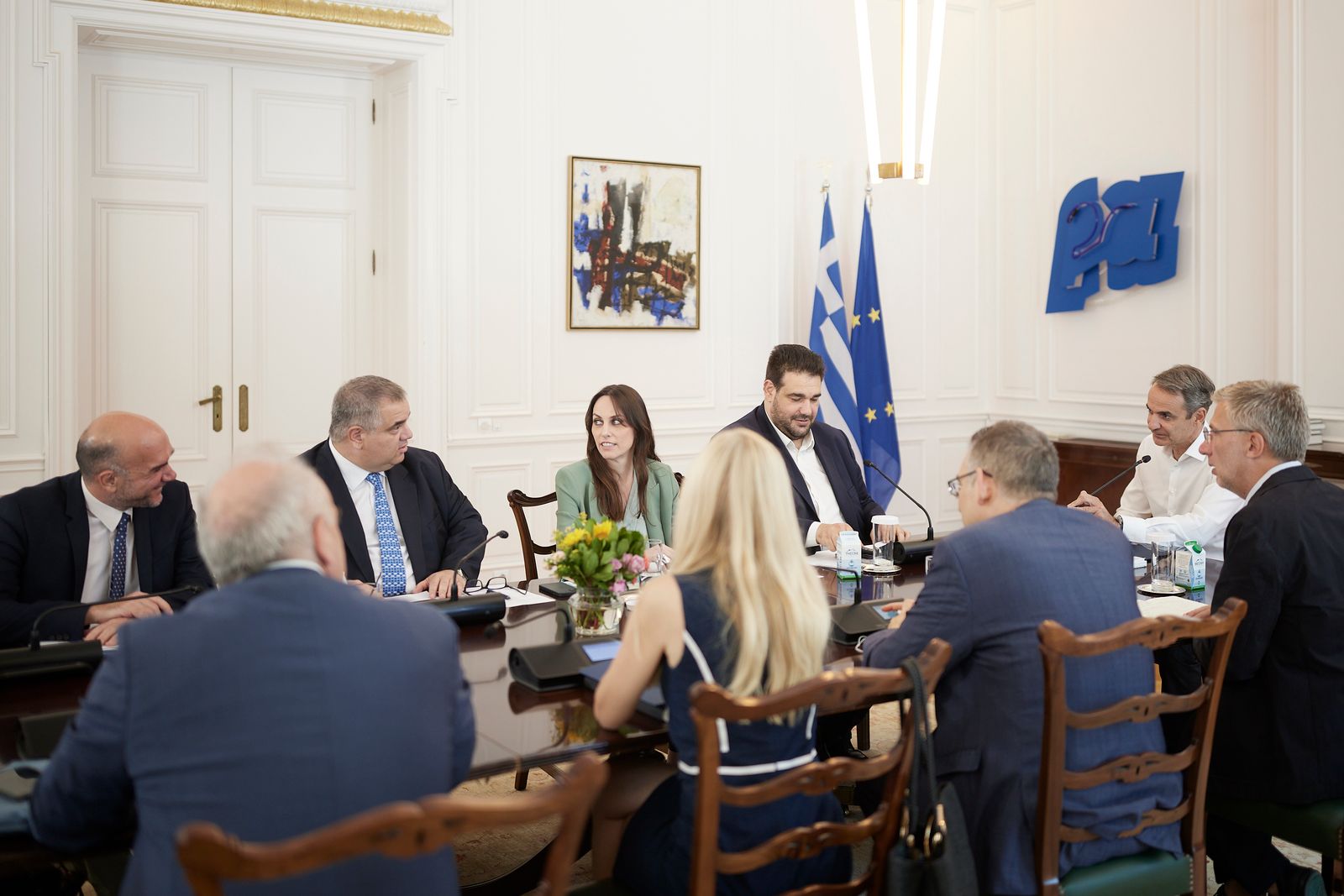 Σύσκεψη υπό τον πρωθυπουργό για το ν/σ που αφορά την πειθαρχική δικαιοσύνη στο Δημόσιο