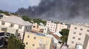 Σομαλία: Στρατιωτικό ελικόπτερο συνετρίβη και τυλίχθηκε στις φλόγες στη Μογκαντίσου