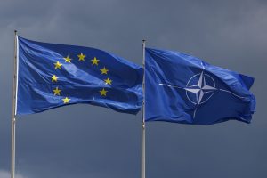 ΝΑΤΟ και ΕΕ καταδικάζουν κυβερνοεπιθέσεις και υβριδικές επιθέσεις της Ρωσίας