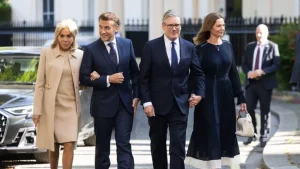 Βρετανία: Μακρόν και Στάρμερ θα έχουν συνομιλίες για το μεταναστετικό