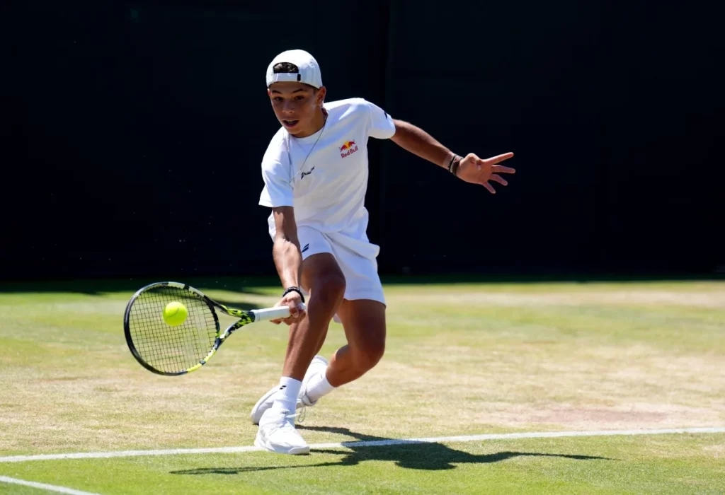 Ραφαήλ Παγώνης: Ηττήθηκε στον τελικό του Wimbledon U14 αλλά… το μέλλον του είναι λαμπρό