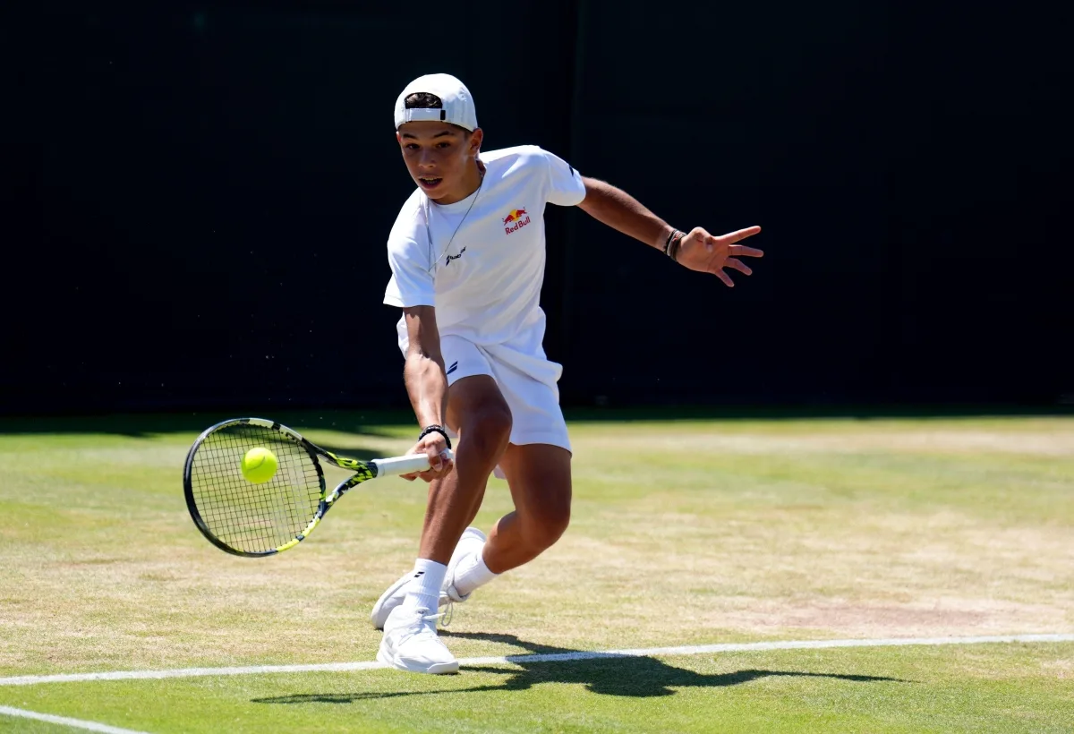 Ραφαήλ Παγώνης: Ηττήθηκε στον τελικό του Wimbledon U14 αλλά... το μέλλον του είναι λαμπρό