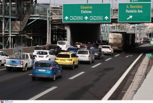 Κυκλοφοριακό «έμφραγμα» στην Αττική Οδό: Τροχαίο με καθυστερήσεις άνω των 30 λεπτών προς Ελευσίνα