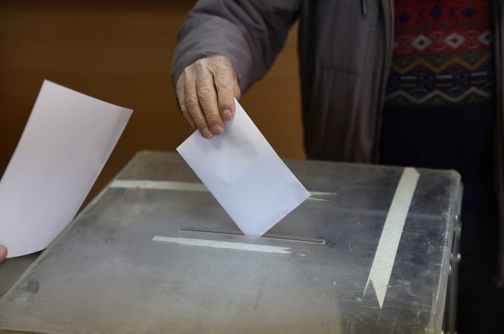 Μπρος στο απειλητικό φάσμα της ακυβερνησίας