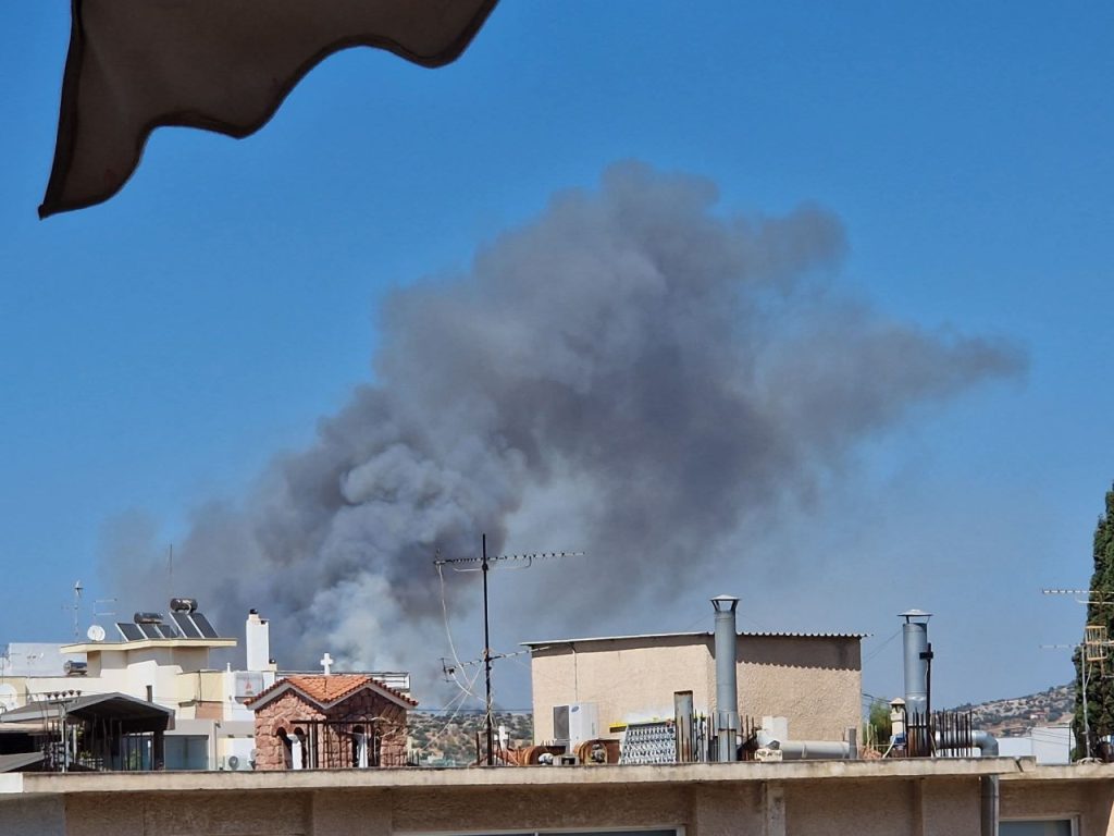 Κατασβέστηκε η φωτιά στο Κορωπί – Συνέδραμαν 9 εναέρια μέσα