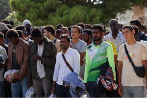 Στο λιμάνι της Καβάλας 300 μετανάστες – Μεταφέρονται σε δομή φιλοξενίας στις Σέρρες