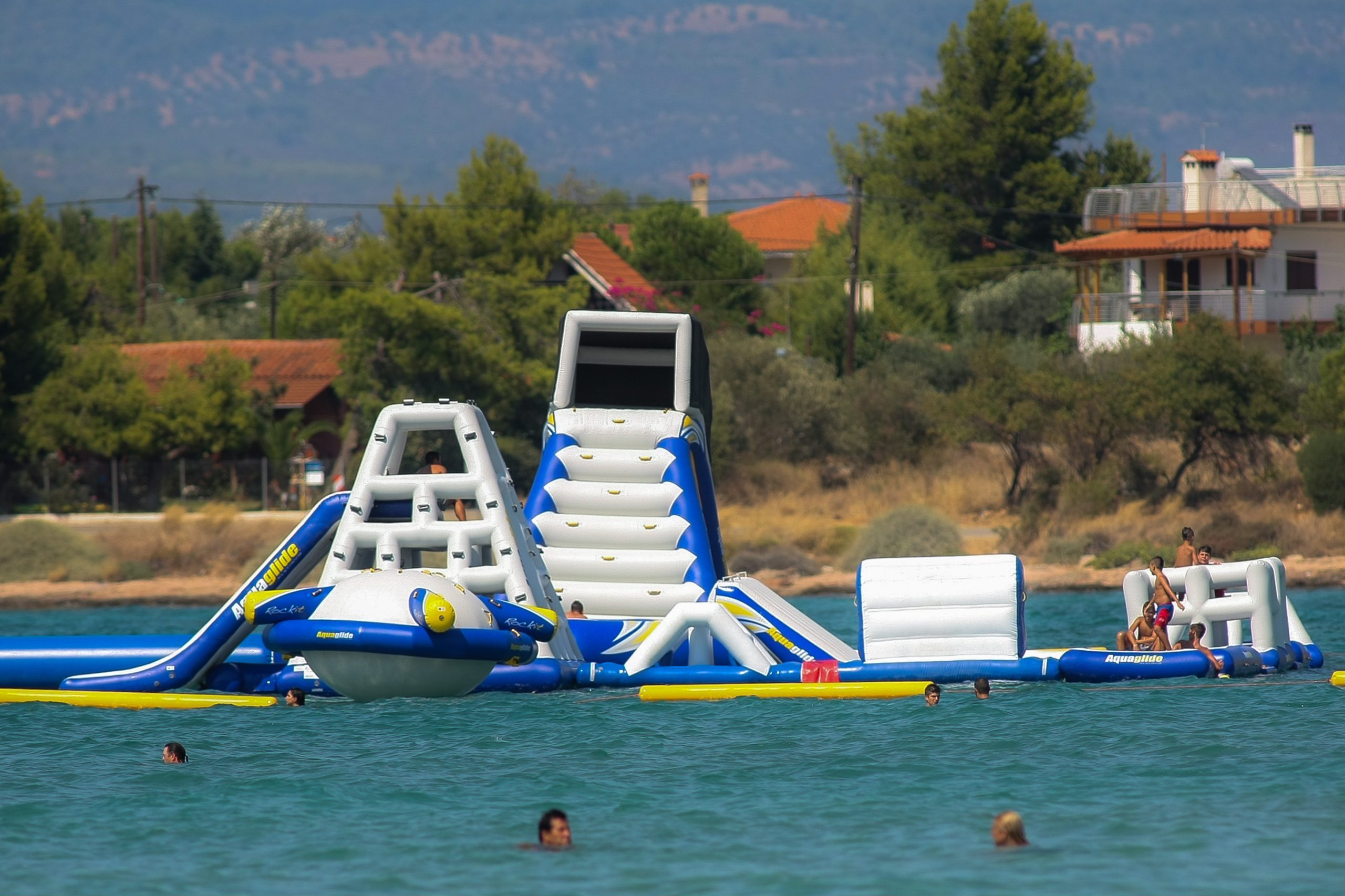 Τραυματίστηκε 9χρονος σε θαλάσσιο πάρκο στην Καβάλα - Έπεσε από φουσκωτή τσουλήθρα