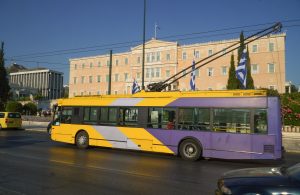 Η… σιωπηρή ιδιωτικοποίηση των αστικών συγκοινωνιών