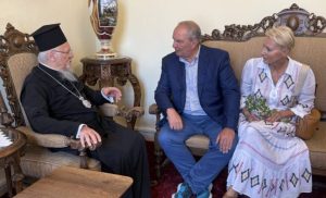 Στην Ίμβρο ο πρώην πρωθυπουργός Κ. Καραμανλής μαζί με τον Πατριάρχη Βαρθολομαίο