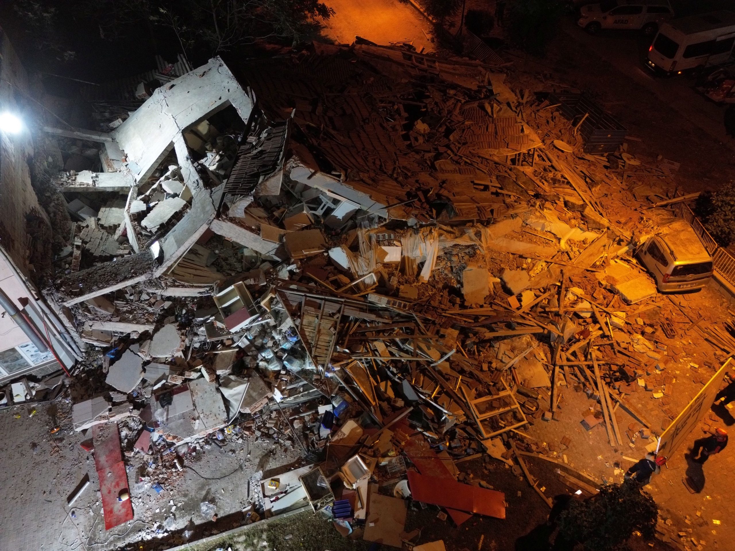 Σεισμός στο Μπανγκλαντές: Πέντε νεκροί και περίπου 100 τραυματίες σύμφωνα με νέο απολογισμό