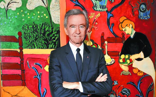 Αστραψε και βρόντηξε ο Μπερνάρ Αρνό για τον φόρο 2% στους δισεκατομμυριούχους: «Είσαι ακροαριστερός ακτιβιστής»