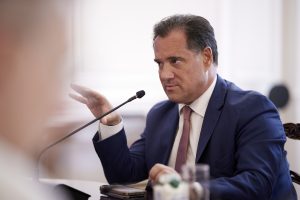 Ανανέωση συμβάσεων στη Δημόσια Υγεία: Στήριξη για 2.800 εργαζόμενους μέσω νέων προγραμμάτων επαναπρόσληψης