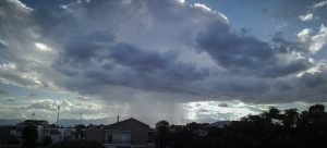 Μεταβαλλόμενος καιρός τη Δευτέρα με βροχές και αφρικανική σκόνη – Πού θα εκδηλωθούν καταιγίδες