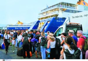 Σε τροχιά ανάκαμψης οι διακοπές των Ελλήνων: Ανοδική κίνηση στα ταξίδια φέτος