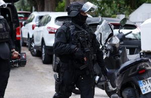 Συνελήφθη ο άνδρας που είχε ταμπουρωθεί σε διαμέρισμα στον Χολαργό