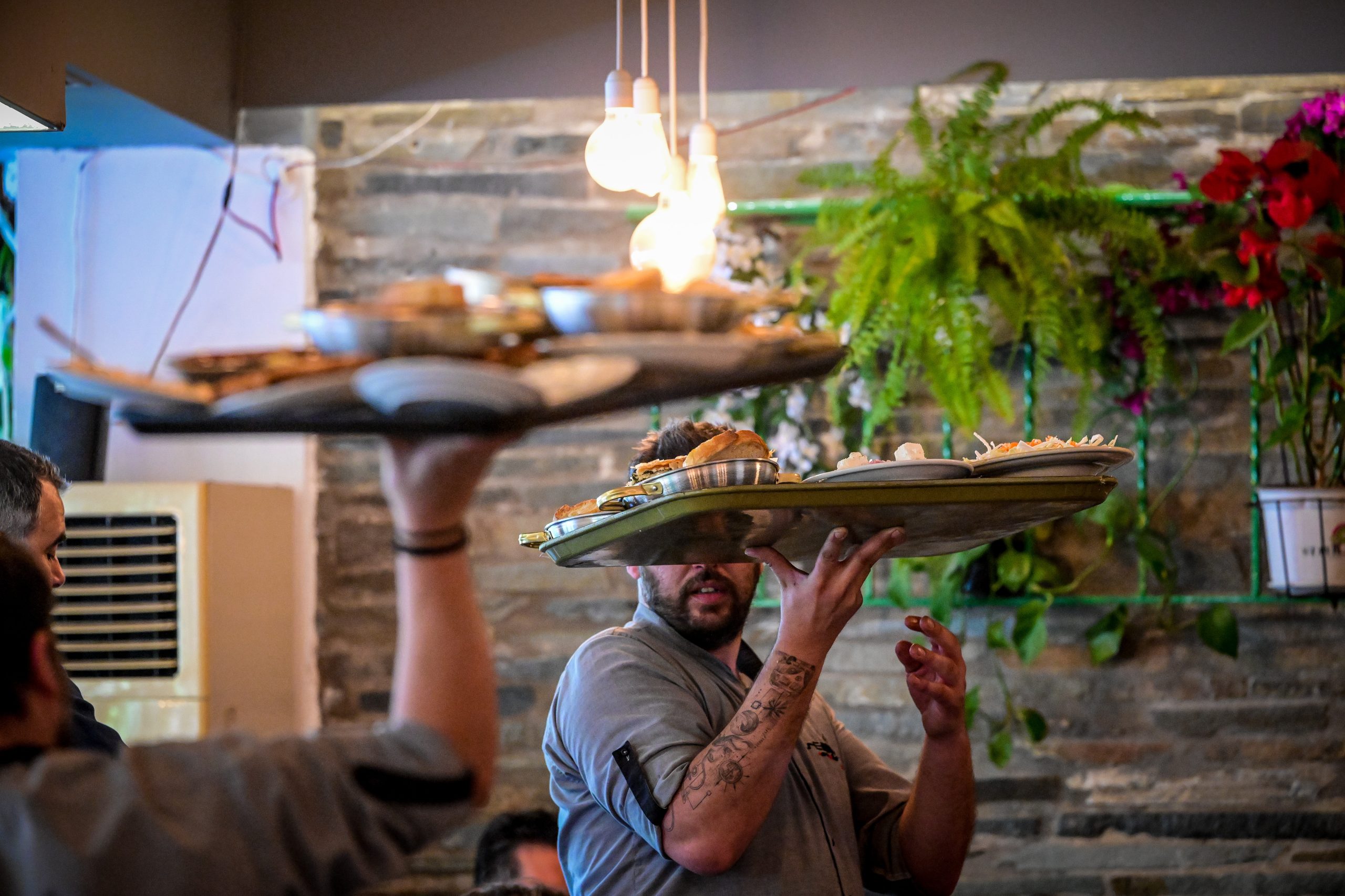 Αργία Δεκαπενταύγουστου: Πώς αμείβονται οι εργαζόμενοι στον ιδιωτικό τομέα