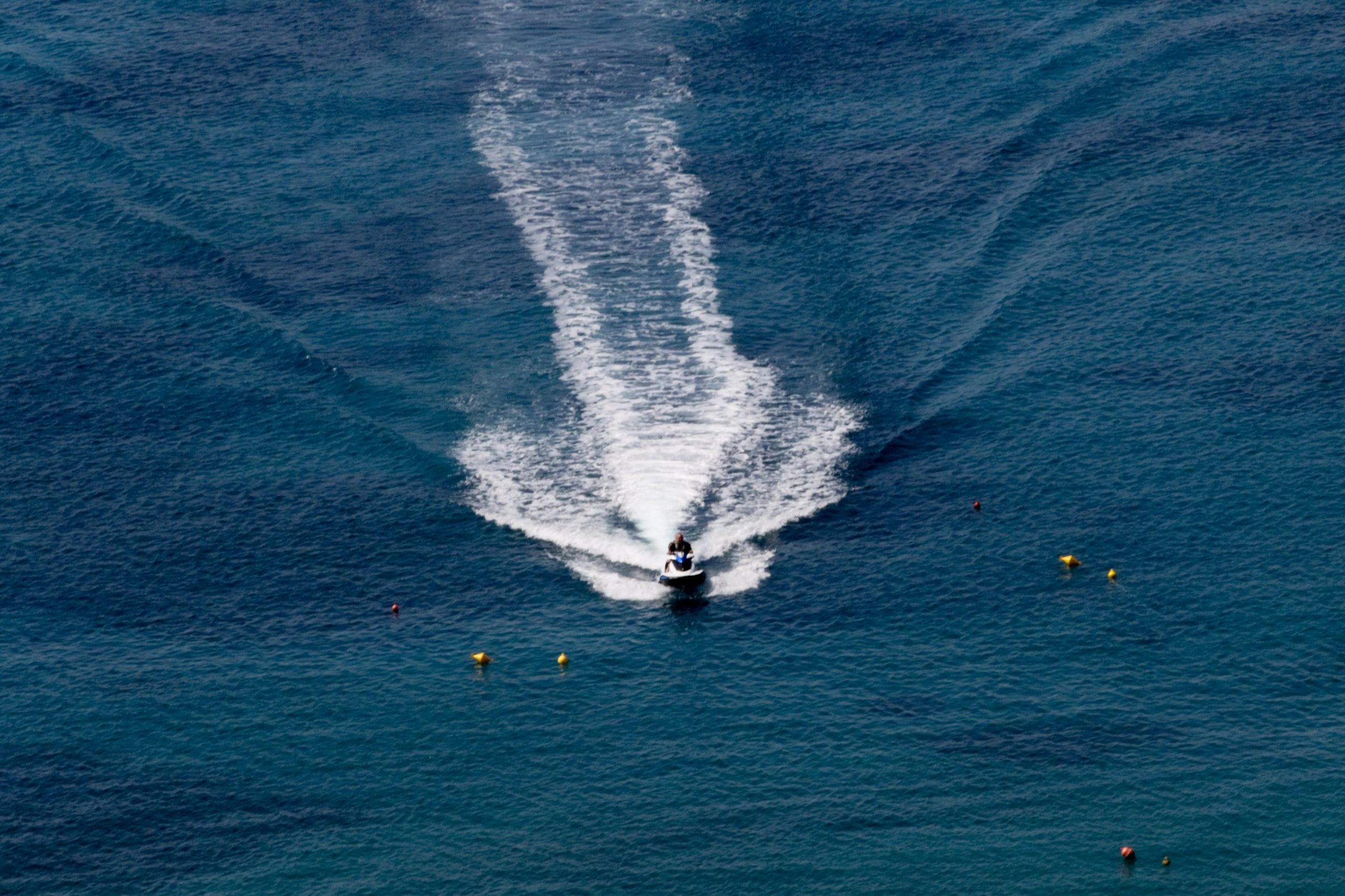 Συνελήφθη ιδιοκτήτης θαλάσσιων μέσων αναψυχής για τον τραυματισμό 11χρονου σε τζετ σκι