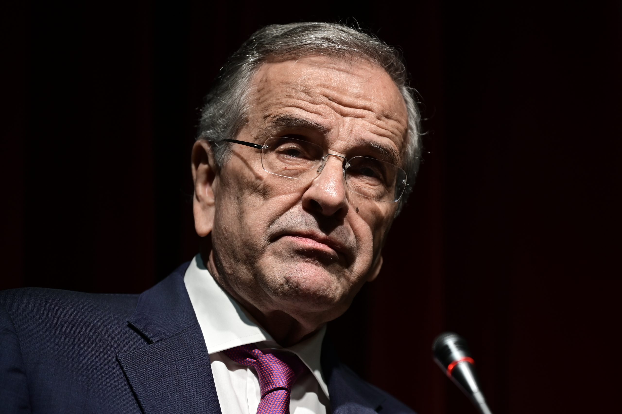 Αντώνης Σαμαράς: Η αιφνίδια απώλεια του Απόστολου Βεσυρόπουλου θλίβει όλους μας