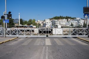 Χαλκίδα: Η γέφυρα παρότι επανήλθε στη θέση της, παραμένει ανενεργή – Αγώνας δρόμου για την αποκατάσταση