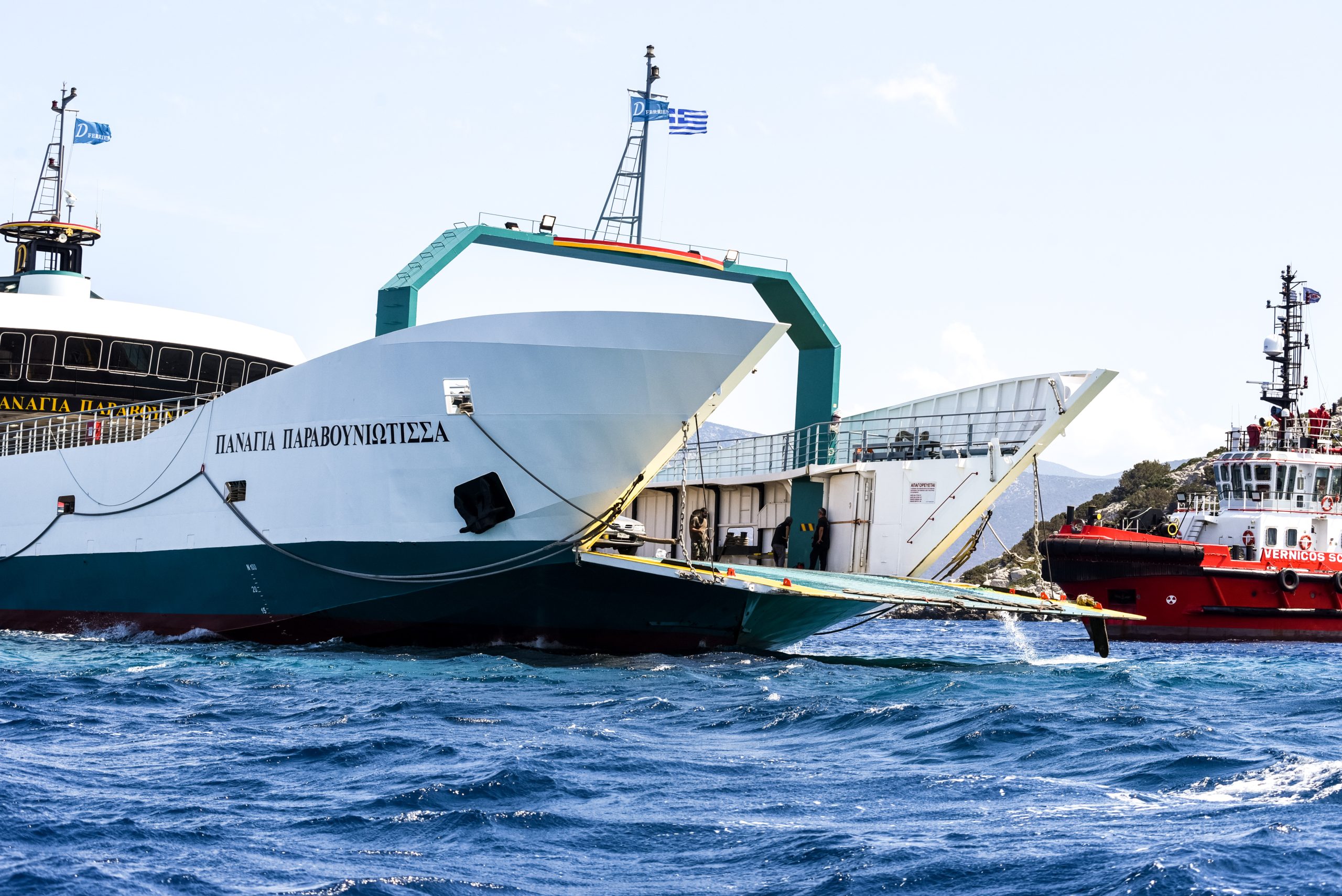 Προσάραξη πλοίου στα Νέα Στύρα: Τα επόμενα βήματα για την αποκόλλησή του - Την Παρασκευή απολογείται ο καπετάνιος