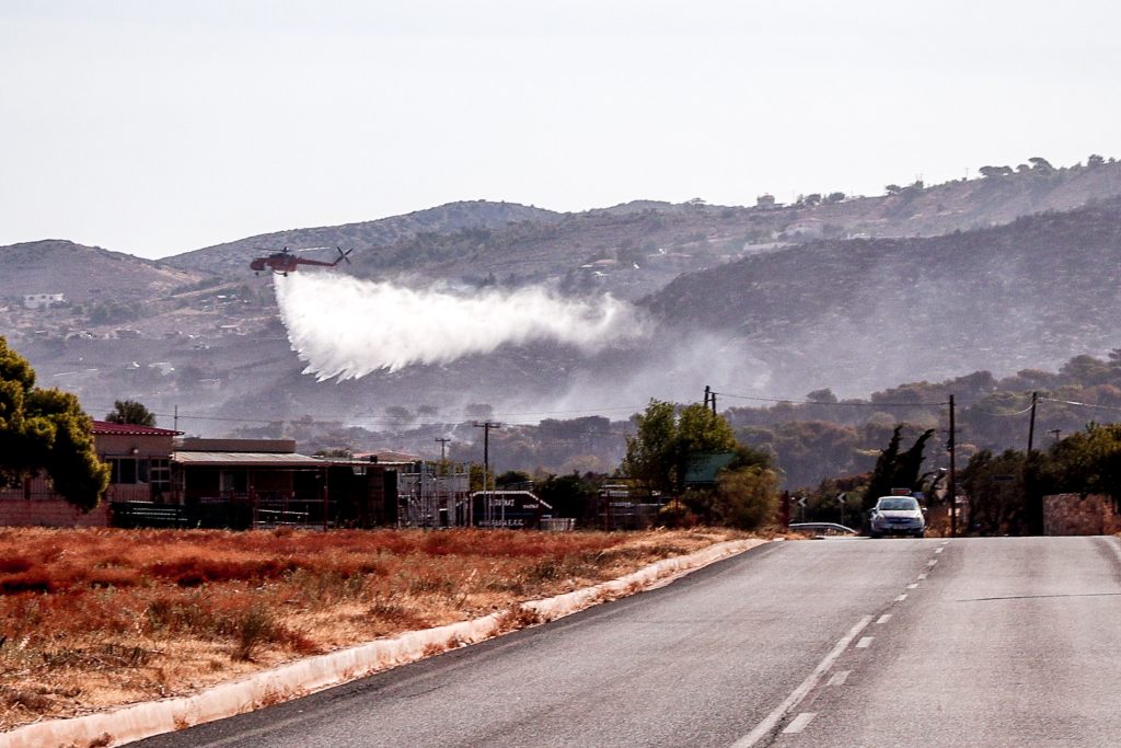 Φωτιά στην Ανατολική Αττική: Βελτιωμένη η εικόνα στα μέτωπα – Καταγγελίες για εμπρησμό