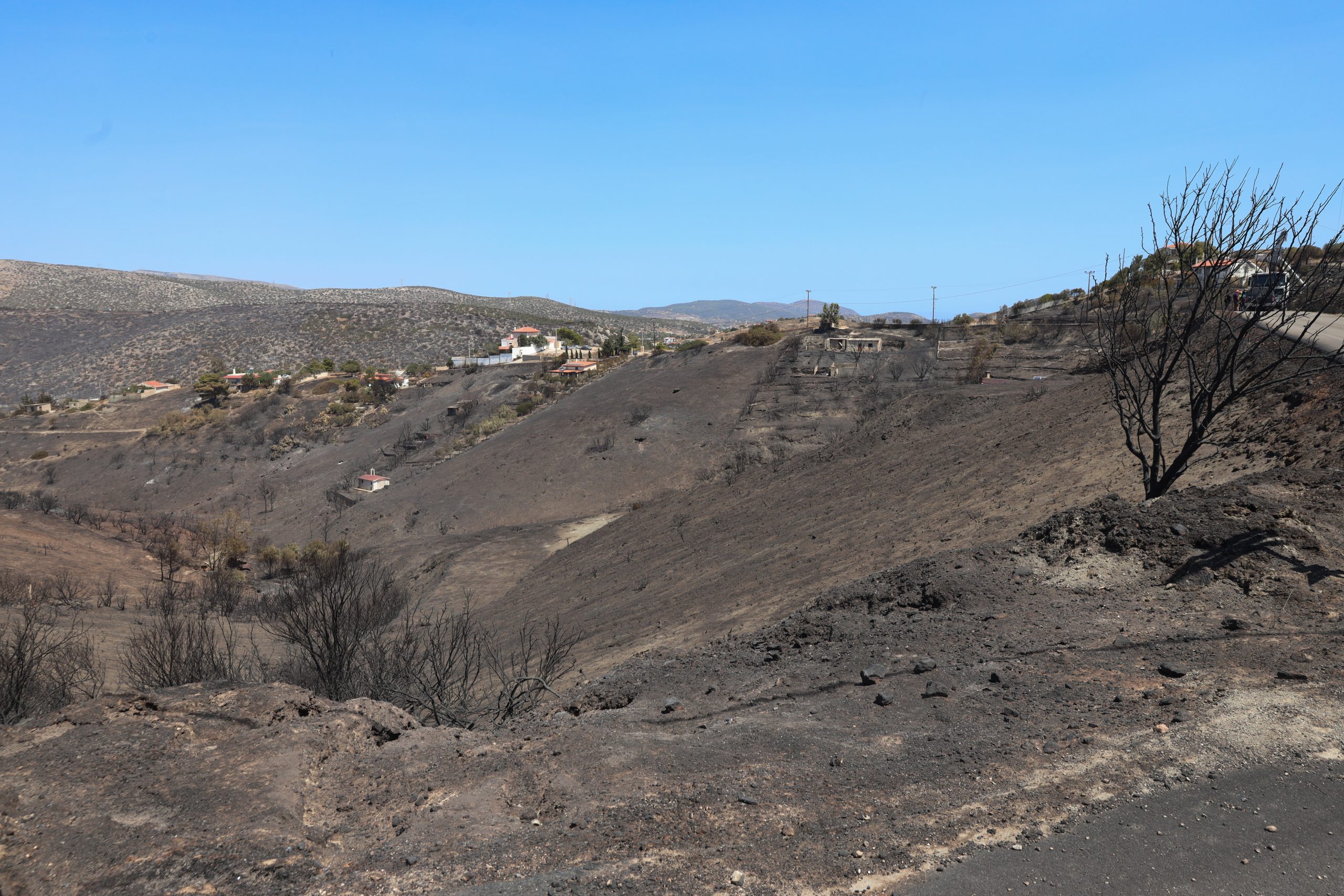 Λαυρεωτική: Κάηκαν σχεδόν 16.000 στρέμματα - Σοκαριστική δορυφορική εικόνα