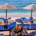 Καιρός – Πρώτο Σαββατοκύριακο του Ιουλίου: Ήλιος σήμερα, «βουτιά» της θερμοκρασίας και θυελλώδεις άνεμοι μετά
