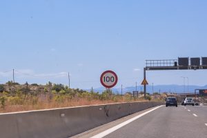 Τι ισχύει με το όριο ταχύτητας κατά την προσπέραση σύμφωνα με τον ΚΟΚ