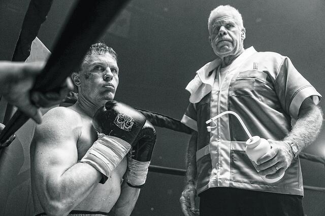 «Βομβαρδισμός» νέων και παλιών ταινιών