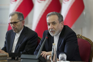 Ιράν: Ο Αραγτσί θα επισκεφθεί το Ισλαμαμπάντ