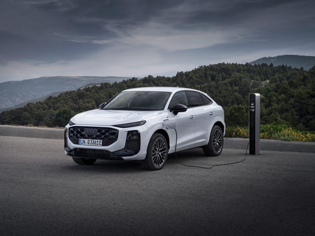 Νέο Audi Q3 Sportback: Κουπέ συνταγή, φουλ SUV