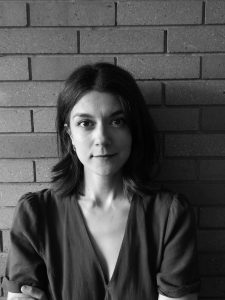 Οι συγγραφείς προτείνουν βιβλία για την παραλία: Επιλέγει η Μαριλένα Παπαϊωάννου