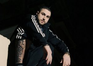 Άφαντος ο Rack: Έστησε το κοινό του σε Club για πέντε ώρες