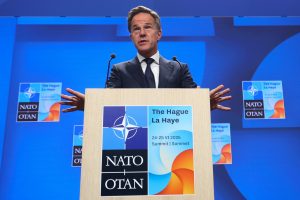 ΝΑΤΟ: Ο γενικός γραμματέας της Συμμαχίας καλεί τους συμμάχους να μην επαναπαύονται απέναντι στην ρωσική απειλή