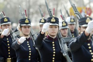 Ένοπλες Δυνάμεις: Αυξήσεις και αναδρομικά – Τι θα δουν στη μισθοδοσία τους